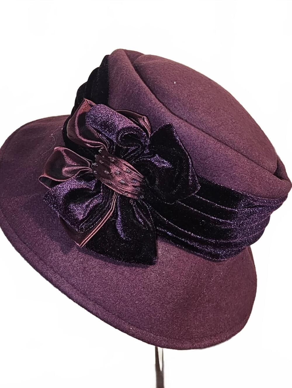 Plum felt hat with velvet bow